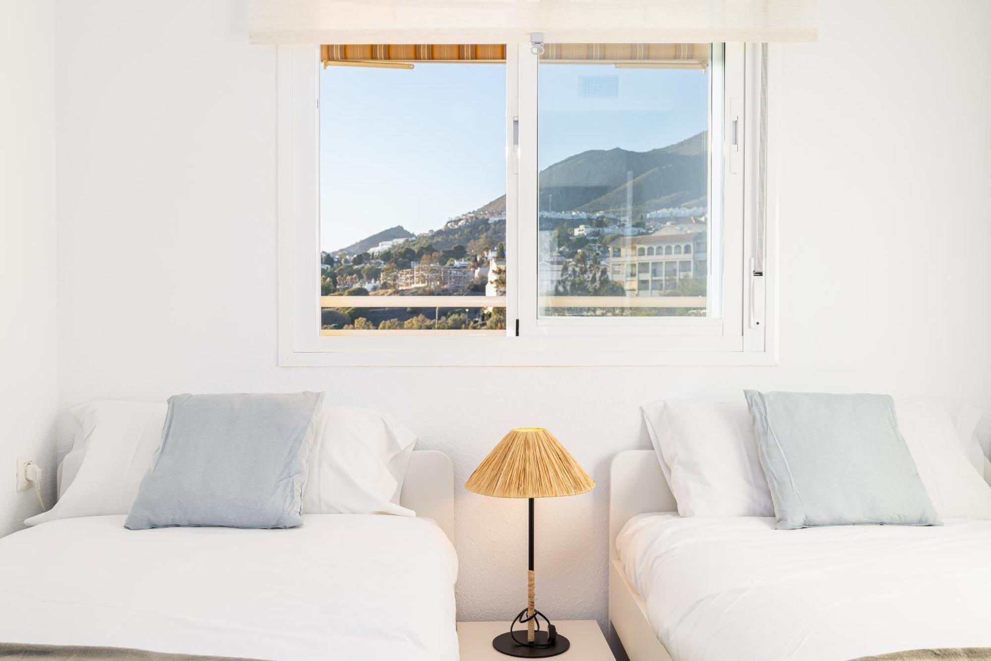 Holidays2Nueva Torrequebrada 2 Bedrooms And 2 Bathrooms, Terrace, Community Pool And Garage Benalmádena Exteriör bild